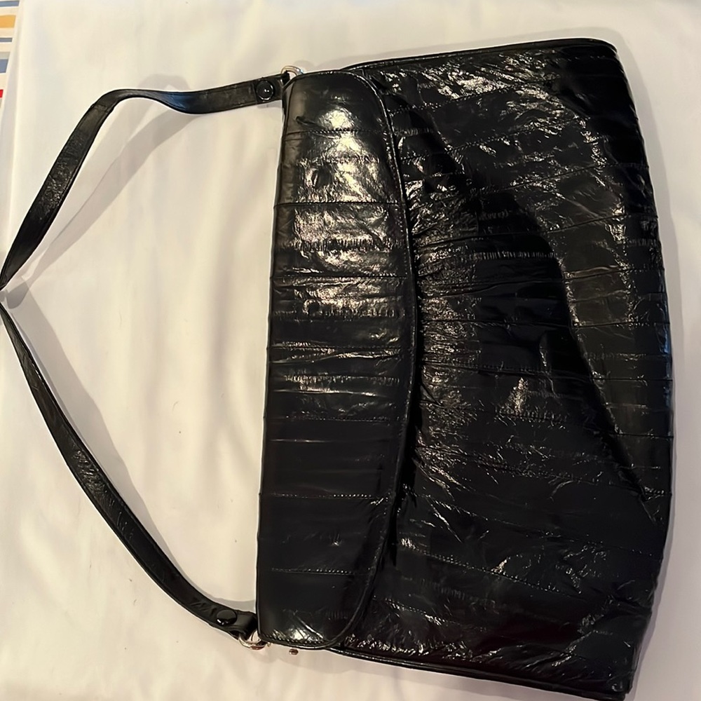 Eel skin clutch